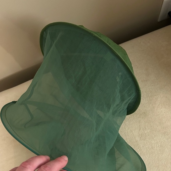 Green Mesh Mosquito Head Covering - Picture 3 of 5